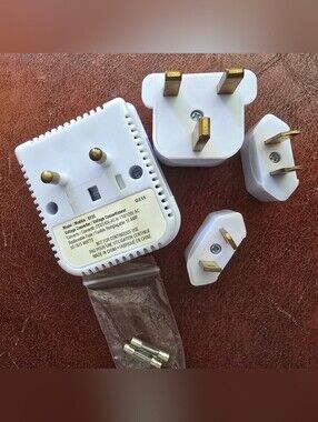 Universal White Travel Power Adapter Kit